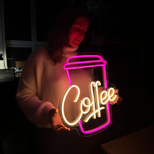 Неоновая вывеска "Coffee"